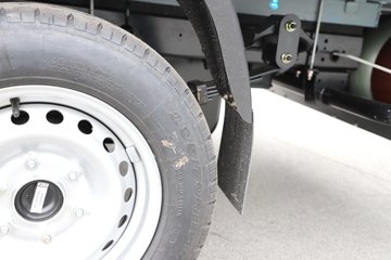 �����ͼ ������ 1.6L CNG 105���� ����5�� 3.3�׵�������΢��(��̥)ͼƬ