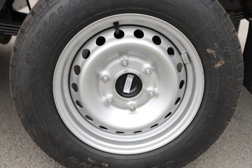 �����ͼ ������ 1.6L CNG 105���� ����5�� 3.3�׵�������΢��(��̥)ͼƬ