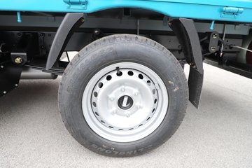 �����ͼ ������ 1.6L CNG 105���� ����5�� 3.3�׵�������΢��(��̥)ͼƬ