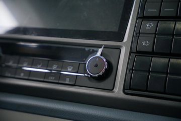 ���JH6 6.6L���� 290���� 4X2 ��ʿ��8�� �����жʽ�ػ���ͼƬ
