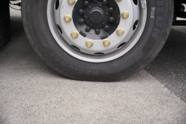 解放JH6&nbsp;载货车底盘                                                图片