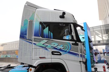 ��������G6000 12.5L���� 560���� 4X2 ��ʿ��16�� ǣ����ͼƬ