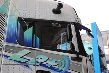 ��������G6000 12.5L���� 560���� 4X2 ��ʿ��16�� ǣ����ͼƬ