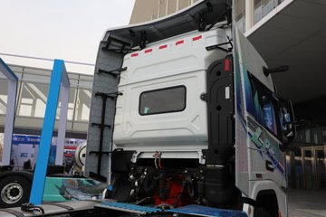 ��������G6000 12.5L���� 560���� 4X2 ��ʿ��16�� ǣ����ͼƬ