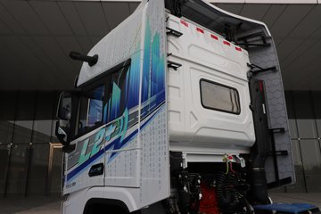 ��������G6000 12.5L���� 560���� 4X2 ��ʿ��16�� ǣ����ͼƬ