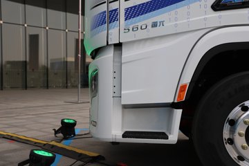 ��������G6000 12.5L���� 560���� 4X2 ��ʿ��16�� ǣ����ͼƬ