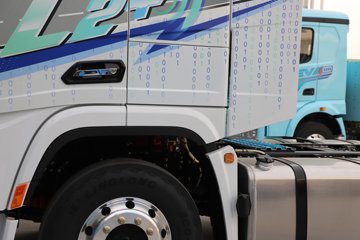 ��������G6000 12.5L���� 560���� 4X2 ��ʿ��16�� ǣ����ͼƬ