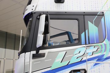 ��������G6000 12.5L���� 560���� 4X2 ��ʿ��16�� ǣ����ͼƬ