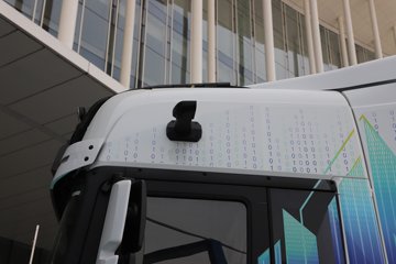 ��������G6000 12.5L���� 560���� 4X2 ��ʿ��16�� ǣ����ͼƬ