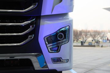 ��������G6000 12.5L���� 560���� 4X2 ��ʿ��16�� ǣ����ͼƬ