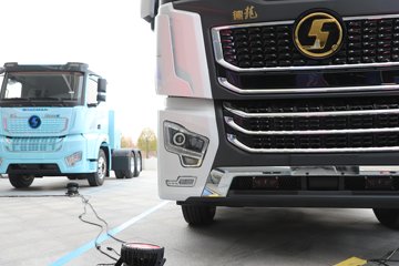 ��������G6000 12.5L���� 560���� 4X2 ��ʿ��16�� ǣ����ͼƬ