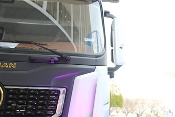 ��������G6000 12.5L���� 560���� 4X2 ��ʿ��16�� ǣ����ͼƬ