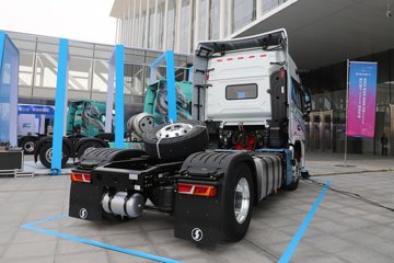 ��������G6000 12.5L���� 560���� 4X2 ��ʿ��16�� ǣ����ͼƬ