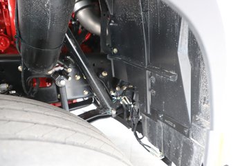 ��������G6000 12.5L���� 560���� 4X2 ��ʿ��16�� ǣ����ͼƬ