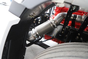 ��������G6000 12.5L���� 560���� 4X2 ��ʿ��16�� ǣ����ͼƬ