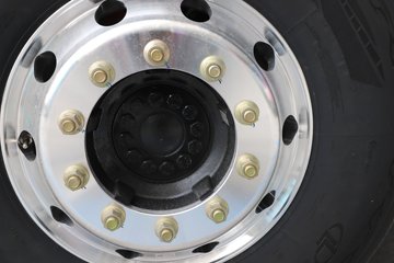 ��������G6000 12.5L���� 560���� 4X2 ��ʿ��16�� ǣ����ͼƬ