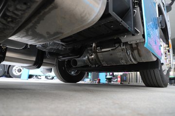 ��������G6000 12.5L���� 560���� 4X2 ��ʿ��16�� ǣ����ͼƬ