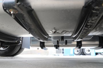 ��������G6000 12.5L���� 560���� 4X2 ��ʿ��16�� ǣ����ͼƬ