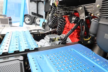 ��������G6000 12.5L���� 560���� 4X2 ��ʿ��16�� ǣ����ͼƬ