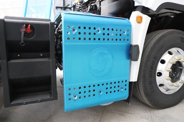 ��������G6000 12.5L���� 560���� 4X2 ��ʿ��16�� ǣ����ͼƬ