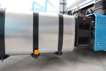 ��������G6000 12.5L���� 560���� 4X2 ��ʿ��16�� ǣ����ͼƬ