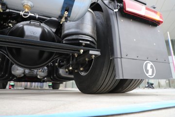 ��������G6000 12.5L���� 560���� 4X2 ��ʿ��16�� ǣ����ͼƬ