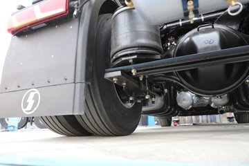 ��������G6000 12.5L���� 560���� 4X2 ��ʿ��16�� ǣ����ͼƬ