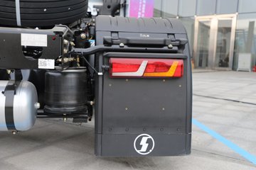 ��������G6000 12.5L���� 560���� 4X2 ��ʿ��16�� ǣ����ͼƬ