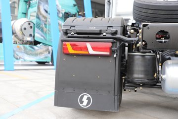 ��������G6000 12.5L���� 560���� 4X2 ��ʿ��16�� ǣ����ͼƬ