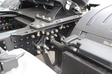 ��������G6000 12.5L���� 560���� 4X2 ��ʿ��16�� ǣ����ͼƬ