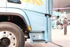 陕汽德龙G6000C 12.5L柴油 600马力 6X4 法士特12档 AMT自动档 牵引车