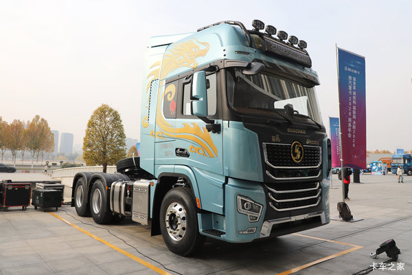 陕汽德龙G6000C 12.5L柴油 600马力 6X4 法士特12档 AMT自动档 牵引车