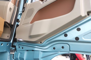 ��������G6000C 12.5L���� 600���� 6X4 ��ʿ��12�� AMT�Զ��� ǣ����ͼƬ