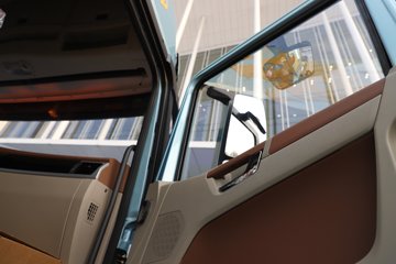 ��������G6000C 12.5L���� 600���� 6X4 ��ʿ��12�� AMT�Զ��� ǣ����ͼƬ