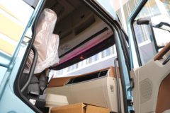 陕汽德龙G6000C 12.5L柴油 600马力 6X4 法士特12档 AMT自动档 牵引车