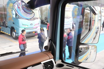 ��������G6000C 12.5L���� 600���� 6X4 ��ʿ��12�� AMT�Զ��� ǣ����ͼƬ