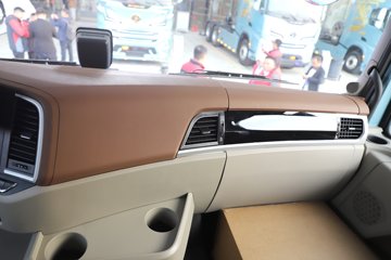 ��������G6000C 12.5L���� 600���� 6X4 ��ʿ��12�� AMT�Զ��� ǣ����ͼƬ