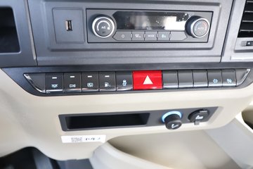 ��������G6000C 12.5L���� 600���� 6X4 ��ʿ��12�� AMT�Զ��� ǣ����ͼƬ