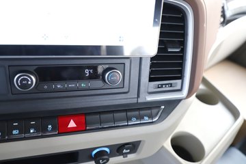 ��������G6000C 12.5L���� 600���� 6X4 ��ʿ��12�� AMT�Զ��� ǣ����ͼƬ