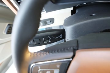 ��������G6000C 12.5L���� 600���� 6X4 ��ʿ��12�� AMT�Զ��� ǣ����ͼƬ