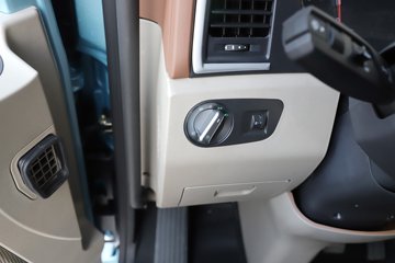 ��������G6000C 12.5L���� 600���� 6X4 ��ʿ��12�� AMT�Զ��� ǣ����ͼƬ