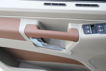 ��������G6000C 12.5L���� 600���� 6X4 ��ʿ��12�� AMT�Զ��� ǣ����ͼƬ