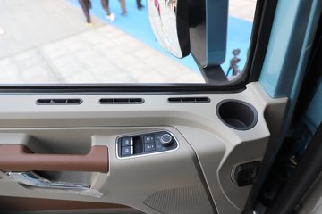 ��������G6000C 12.5L���� 600���� 6X4 ��ʿ��12�� AMT�Զ��� ǣ����ͼƬ