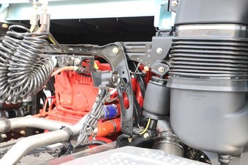 ��������G6000C 12.5L���� 600���� 6X4 ��ʿ��12�� AMT�Զ��� ǣ����ͼƬ