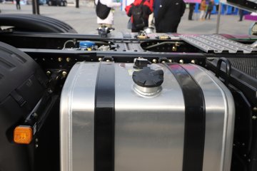 ��������G6000C 12.5L���� 600���� 6X4 ��ʿ��12�� AMT�Զ��� ǣ����ͼƬ