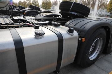 ��������G6000C 12.5L���� 600���� 6X4 ��ʿ��12�� AMT�Զ��� ǣ����ͼƬ