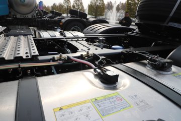 ��������G6000C 12.5L���� 600���� 6X4 ��ʿ��12�� AMT�Զ��� ǣ����ͼƬ