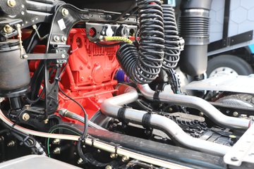 ��������G6000C 12.5L���� 600���� 6X4 ��ʿ��12�� AMT�Զ��� ǣ����ͼƬ