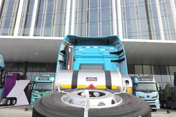 ��������H6000 ݼӢ�� 13.3L LNG 540���� 6X4 ��ʿ��12�� ǣ����ͼƬ