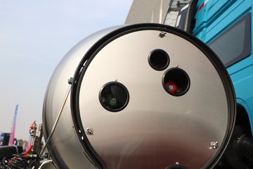 ��������H6000 ݼӢ�� 13.3L LNG 540���� 6X4 ��ʿ��12�� ǣ����ͼƬ